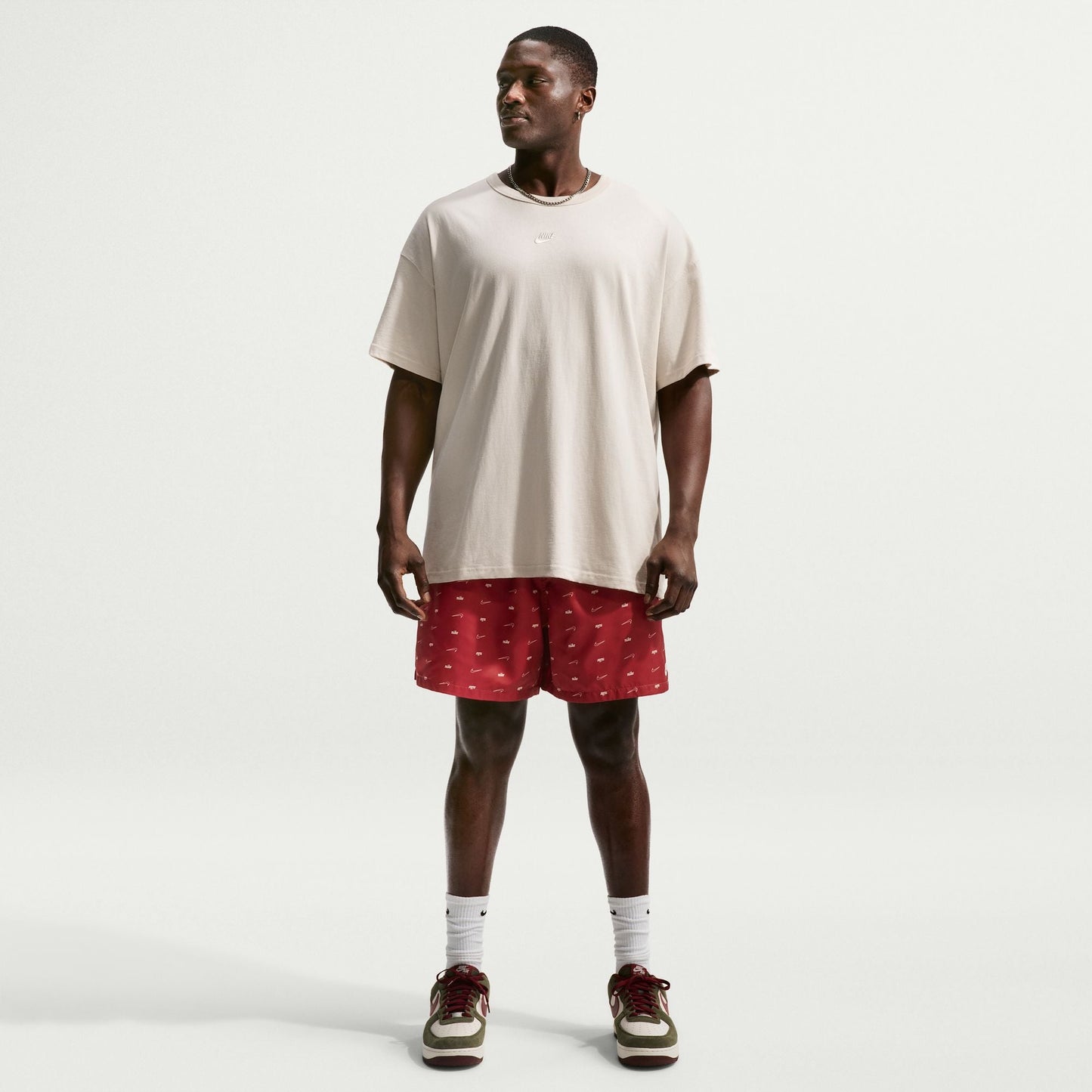Nike Mens Sportswear Club Woven Flow Shorts - Team Crimson